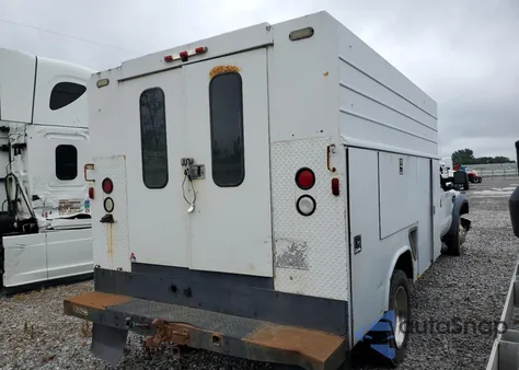 2010 Ford F550 Super Duty from USA, damaged, VIN 1FDAW5HR4AEA21677